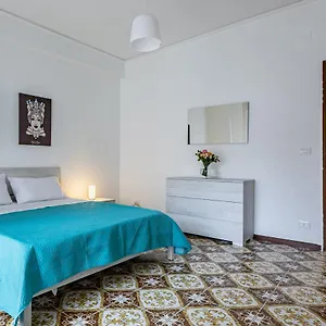 https://via-libert-roomy-apartment-with-jacuzzi.sicilyhotelsitaly.net