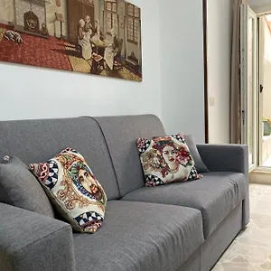 https://november-house-cefal.sicilyhotelsitaly.net